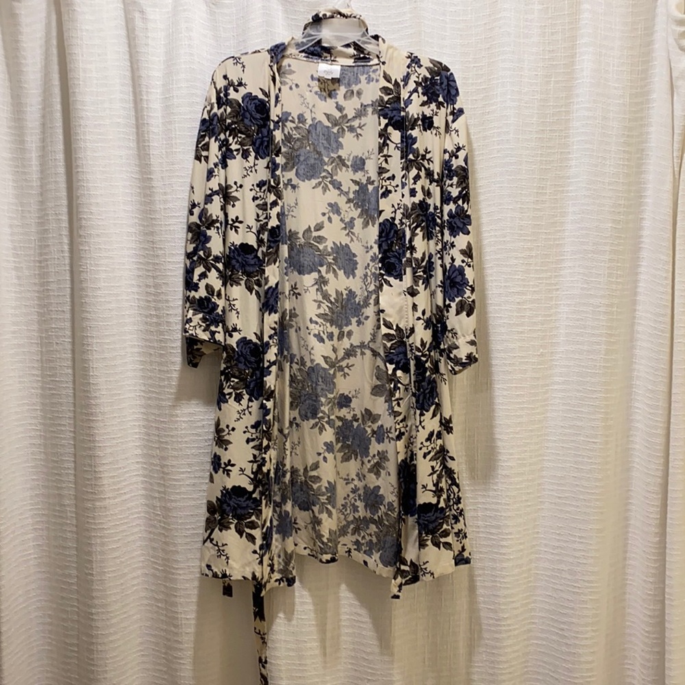 Linen robe